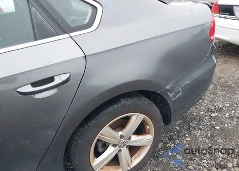 2013 Volkswagen Passat 2.5L Se from USA, damaged, VIN 1VWBP7A32DC047750